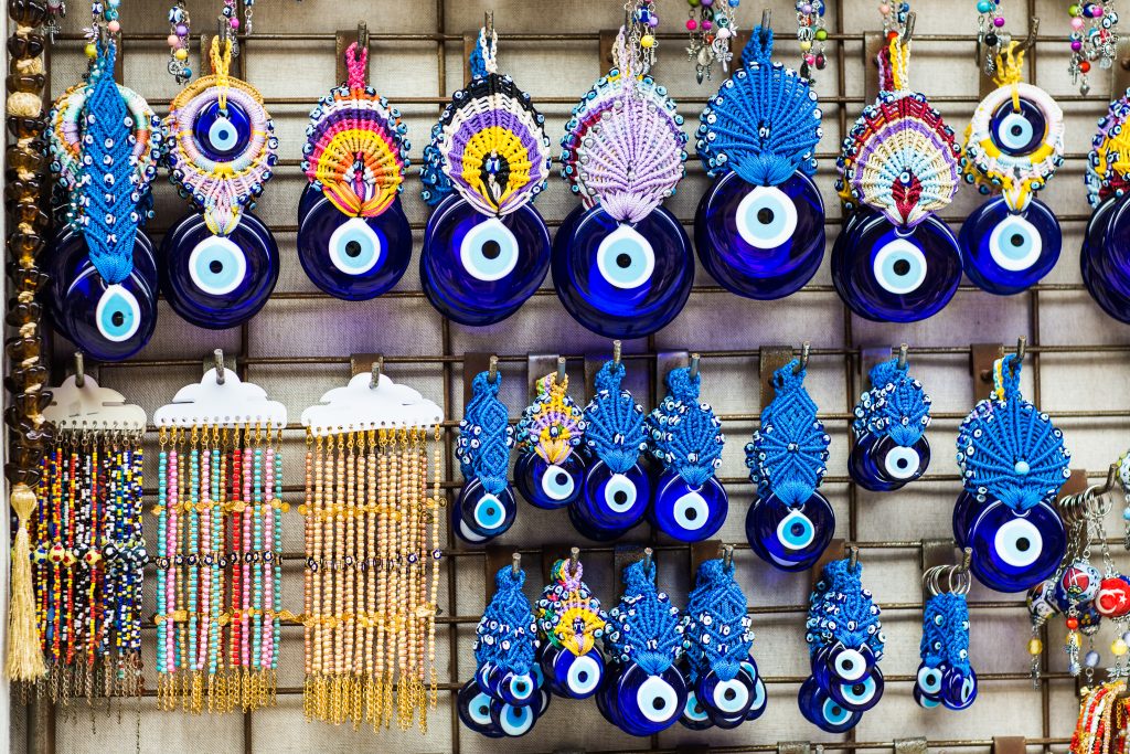 Postal code genetically Premature Ce reprezintă ochiul albastru, celebrul talisman turcesc? - Credinte si  Superstitii